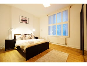 2 habitaciones, tabla de planchar con plancha y wifi gratis 