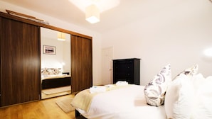 Unclassified image, 5 of 41, button - Garden Flat for 4 in Kentish Town/camden (London)