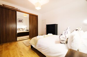 2 多间卧室、熨斗/熨衣板、免费 WiFi