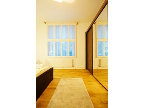 2 bedrooms, iron/ironing board, free WiFi