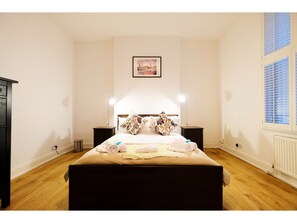 2 bedrooms, iron/ironing board, free WiFi