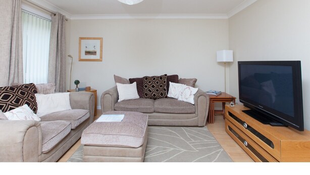 Unclassified image, 1 of 20, button - Festival Flat for 4 Overlooking Arthur's Seat (Edinburgh)