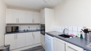Unclassified image, 2 of 20, button - Festival Flat for 4 Overlooking Arthur's Seat (Edinburgh)