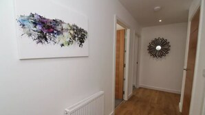Unclassified image, 3 of 13, button - Luxurious, New Flat for 6 Near Arthur's Seat (Edinburgh)