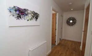 Hallway - Luxurious, New Flat for 6 Near Arthur's Seat (Edinburgh)