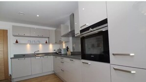 Unclassified image, 5 of 13, button - Luxurious, New Flat for 6 Near Arthur's Seat (Edinburgh)