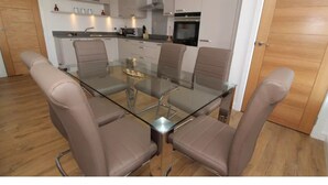 Unclassified image, 4 of 13, button - Luxurious, New Flat for 6 Near Arthur's Seat (Edinburgh)