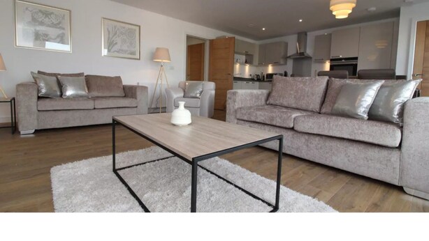 Unclassified image, 1 of 13, button - Luxurious, New Flat for 6 Near Arthur's Seat (Edinburgh)