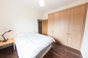 2 soverom, strykejern/-brett og wi-fi (inkludert)