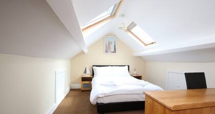 Holiday Home for 8 + Parking - Trendy Easy Oxford