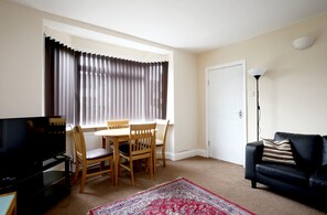 Hus (4 Bedrooms) | Vardagsrum | Tv