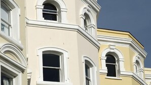 Exterior - Peaceful Contemporary Kemptown 1 BD Near the Beach (Brighton)