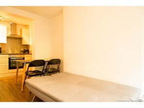 1 bedroom, free WiFi - Peaceful Contemporary Kemptown 1 BD Near the Beach (Brighton)