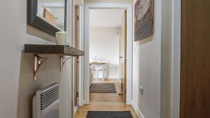 Unclassified image, 3 of 21, button - Spacious & Modern, 2BR in Manchester City Centre (Manchester)