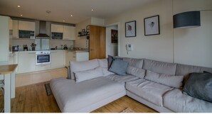 Unclassified image, 4 of 21, button - Spacious & Modern, 2BR in Manchester City Centre (Manchester)