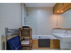 Vòi sen/bồn tắm kết hợp, đồ dùng nhà tắm miễn phí 