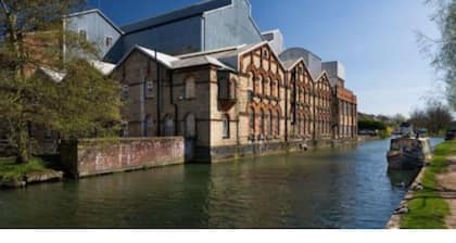 Modern, Chic 2BR Townhouse in Central Oxford