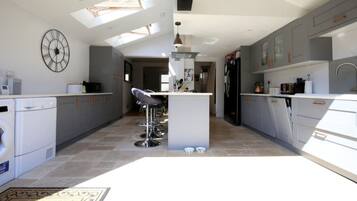 House (2 Bedrooms) | 2 bedrooms, iron/ironing board, free WiFi, bed sheets