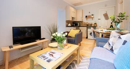Modern 2 BR Flat in Bedford Park