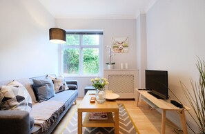 2 ห้องนอน, เตารีด/โต๊ะรีดผ้า, Wi-Fi ฟรี