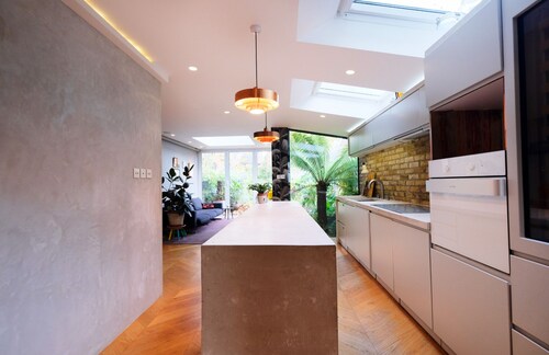 Spacious Modern 3 bed Architect-designed House