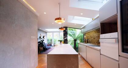 Spacious Modern 3 bed Architect-designed House