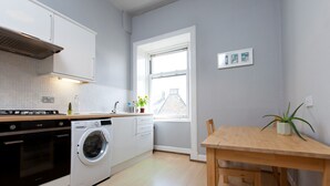 Room - Stylish/spacious/central! Fab Festival Flat For 4 (Edinburgh)