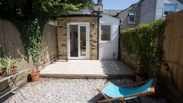 House (3 Bedrooms) | Terrace/patio
