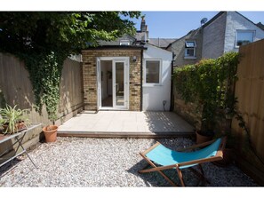 하우스 (3 Bedrooms) | 테라스/파티오