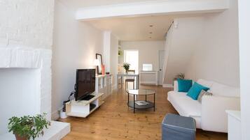 House (3 Bedrooms) | Living area | TV