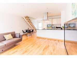 Apartment (2 Bedrooms) | Living area