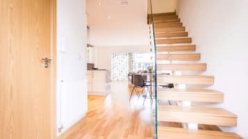 Apartment (2 Bedrooms) | 2 bedrooms, iron/ironing board, WiFi, bed sheets