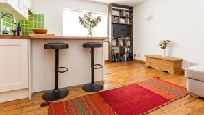Unclassified image, 4 of 17, button - The Studio at The Coopers Arms - Sleeps 4 (Cambridge)