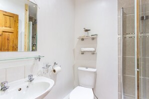 公寓 (1 Bedroom) | 浴室 | 免費盥洗用品、吹風機、毛巾