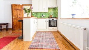 Unclassified image, 3 of 17, button - The Studio at The Coopers Arms - Sleeps 4 (Cambridge)