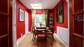 House (4 Bedrooms) | In-room dining - Oxford Professor's Edwardian Home (Oxford)