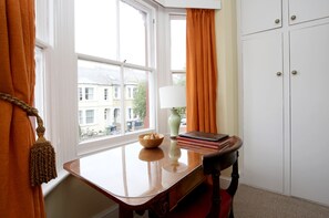 House (4 Bedrooms) | Room amenity
