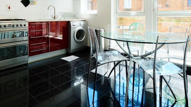 Room - Spacious & Chic Central London Flat for 4 (London)