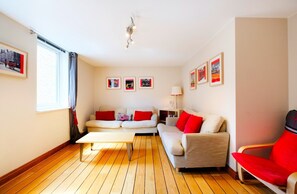 Living area - Spacious & Chic Central London Flat for 4 (London)