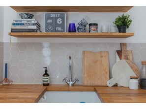 Apartment (2 Bedrooms) | Private kitchen | Full-size fridge, microwave, oven, stovetop - Spacious, Stylish 2BR Flat For 4 in Leith Walk (Edinburgh)