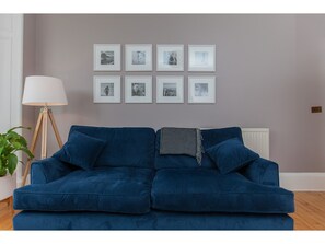 Apartment (2 Bedrooms) | Living area | TV, fireplace - Spacious, Stylish 2BR Flat For 4 in Leith Walk (Edinburgh)