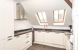 House (2 Bedrooms) | Private kitchen