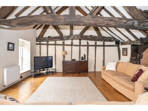 House (2 Bedrooms) | Living area | 50-inch Smart TV with digital channels, TV, Netflix - Traditional, Stunning and Spacious 2BR Apt for 4 (York)