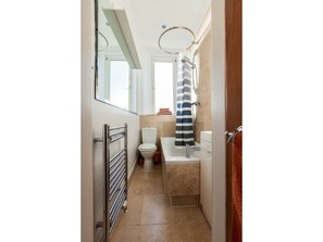 Een douche, gratis toiletartikelen