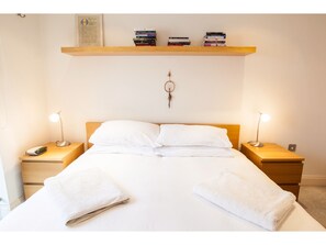 Apartment (1 Bedroom) | 1 bedroom, iron/ironing board, free WiFi, bed sheets