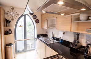 아파트 (1 Bedroom) | 전용 간이 주방 | 대용량 냉장고, 전자레인지, 오븐, 쿡탑