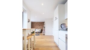 Interior - Quiet, Convenient 1BR Flat for 4 in Greenwich (London)