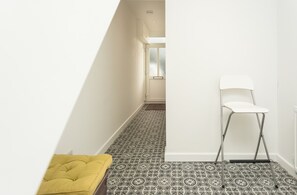 3 bedrooms, desk, free WiFi - Newly Refurbished House in Bath - Sleeps 3 (Bath)