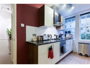 موقد طهي مسطح، مستلزمات طهي/أطباق/أوعية