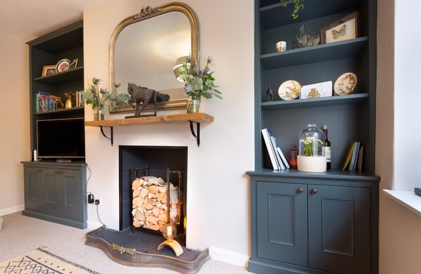 2 bedrooms, iron/ironing board, free WiFi - Spacious, Garden Flat for 4 in Bath (Bath)